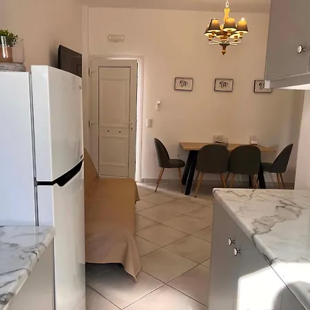 Konstantinos Apartment *